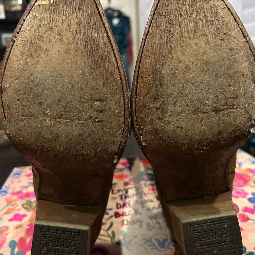 Boots - Picture 6 of 11